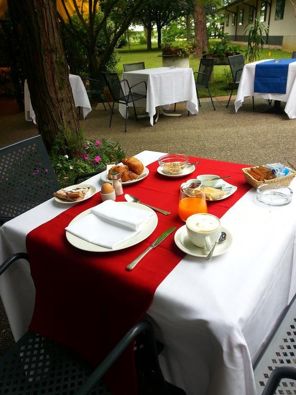 Locanda Alle Officine Buttrio Luaran gambar